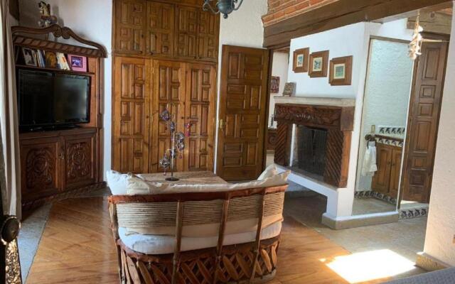 Rustic House With Excellent Finishes Very Comfortable