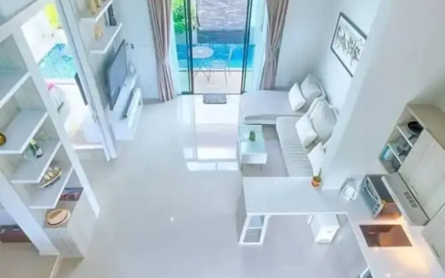 Private pool great location v144