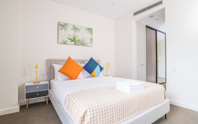 Bright & Modern! 2bed 2bath APT With Parking