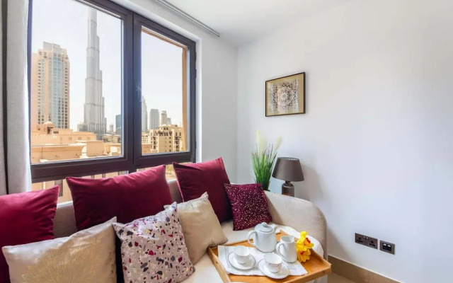 Luxury Living Next to Dubai Mall Burj Khalifa