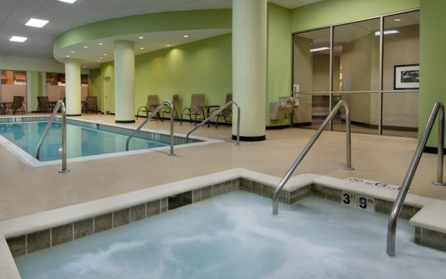 Hampton Inn & Suites Milwaukee Downtown