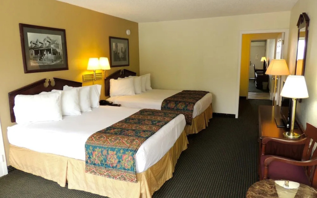 Carmel Inn & Suites