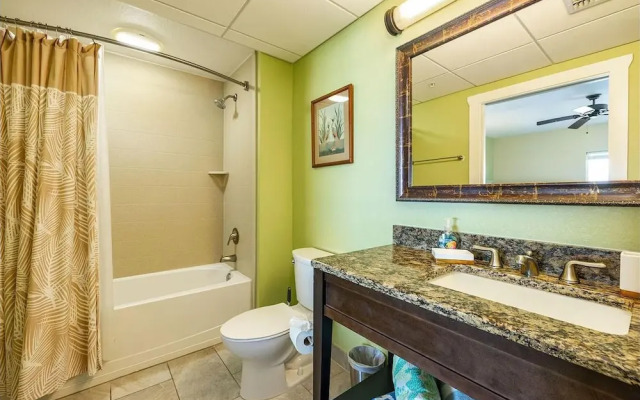 Harbourside 7716- Splash On The Rocks