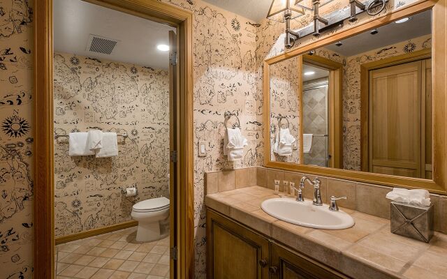 The Caledonian by All Seasons Resort Lodging