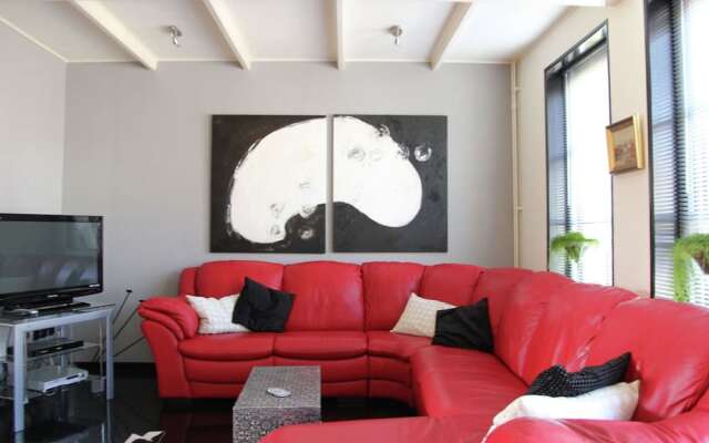 Spacious Villa near Sea in Bergen