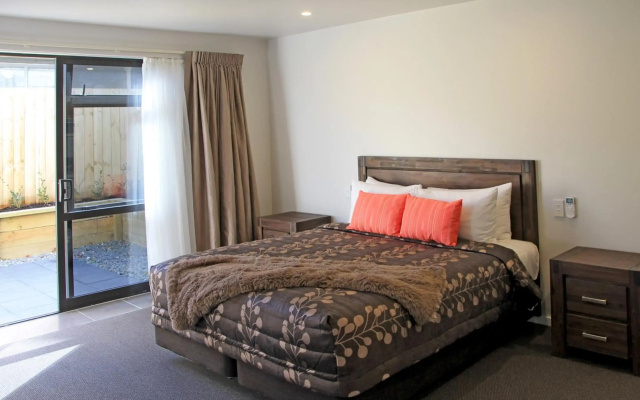 Acacia Lake View Motel