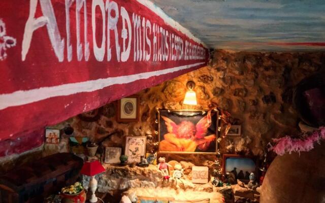 Room in Guest room - Romantic getaway to Valeria