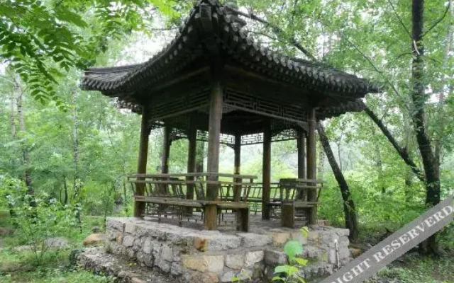 Red Capital Ranch/ Shambala At The Great Wall