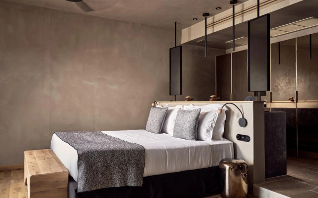 Acro Wellness Suites - Adults Only