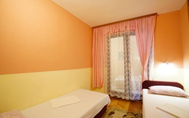 Apartment Lile - comfortable apartment and 3 bedrooms: A1 Pisak, Riviera Omis