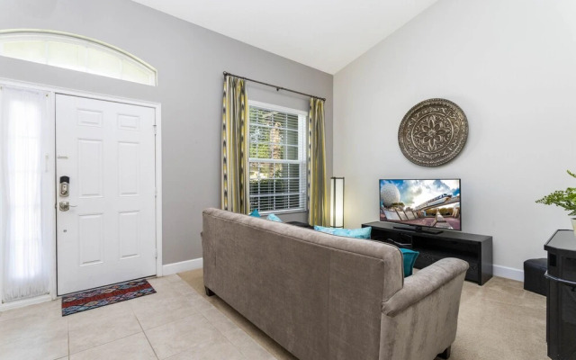Gorgeous 4Bd with Pool @ 4072 Solterra Resort