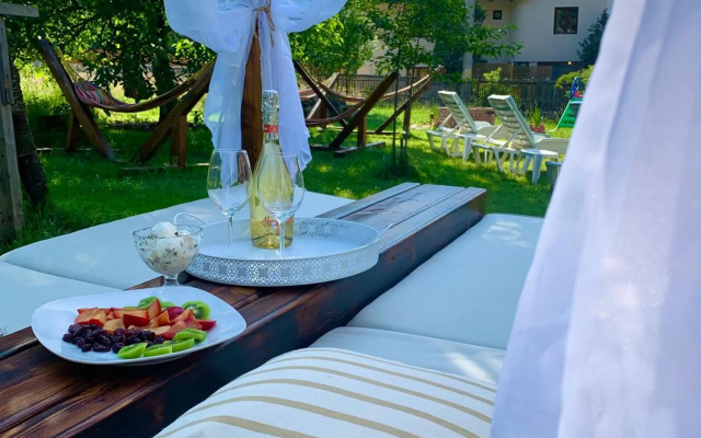 Pensiunea Anotimpuri by Casa Sandu