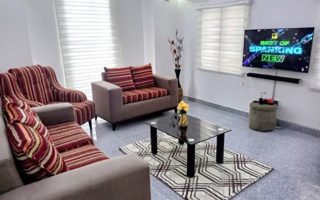 Lovely 2-bedroom Serviced Apartment With a Balcony