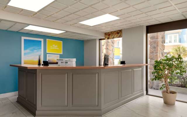 Days Inn by Wyndham Myrtle Beach-Beach Front