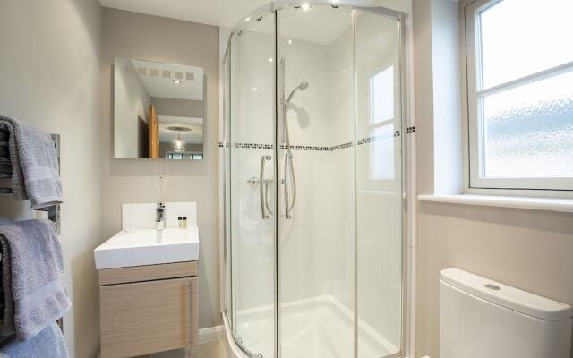 Elliot Oliver Cotswold Style 4 Bed House