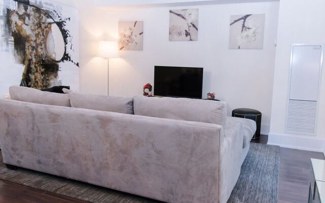 N2N Suites - Heart of the City - Downtown Suite offered by Short Term