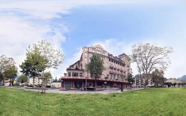 Hotel Savoy
