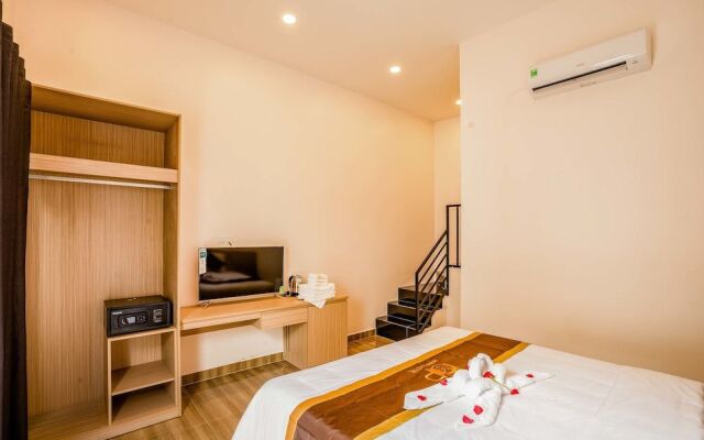 Happy Hotel