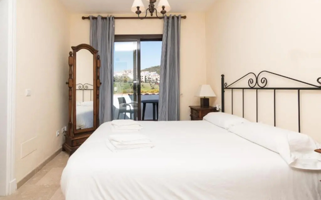 2233-Lovely 2 bedrooms on the beach, pool and port