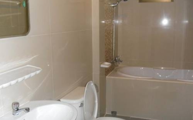 Triple Rund Place Hotel