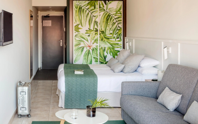 AQUA Hotel Bertran Park