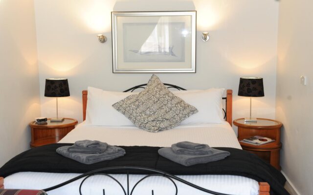 Norwood House Motel & Reception Centre
