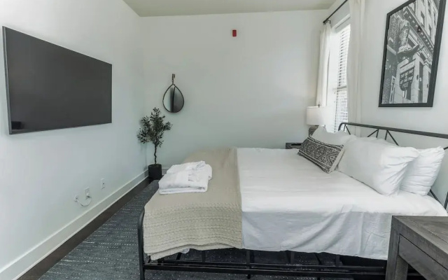 Couple's Retreat Near Vanderbilt University!