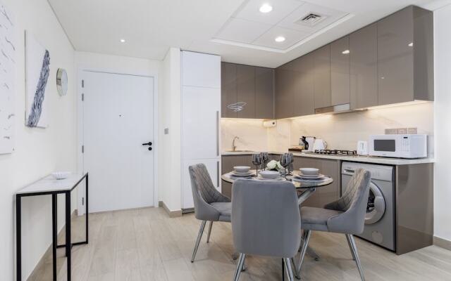 Waves - Azizi Riviera 24: Modern 1 Bedroom Apartment