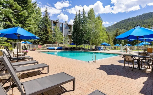 1483 Lakeside 1 Bedroom Condo