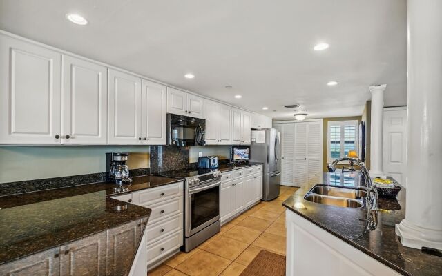 Inlet Reef 312 2 Bedroom Condo by RedAwning