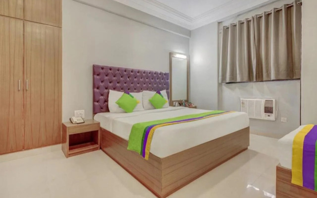 Fabhotel Cruz Royale