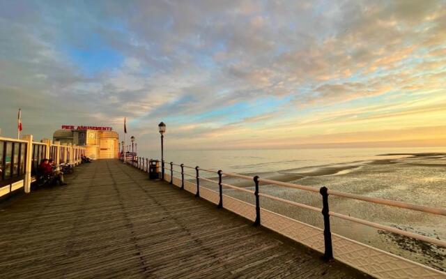 The Regency Studio - Stunning Seaview