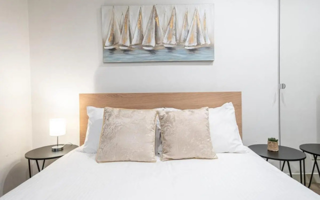 Brightly place 1BR1BA in south yarra+WIFI+Balcony