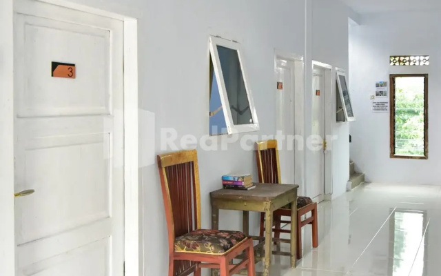 RedDoorz @ Fanta Homestay Lumajang