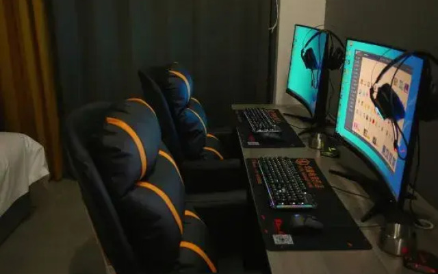 Hualu E-sports Hotel