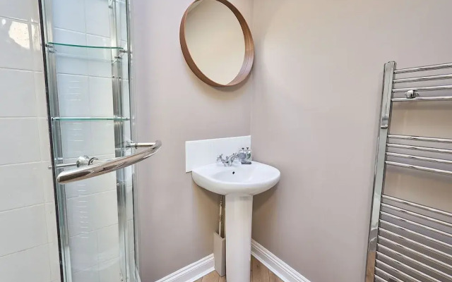 Host Stay Louvaine House