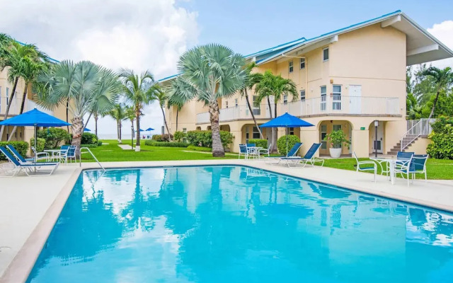 Enjoy Sunsets at Fully Equipped Condo at the Beach