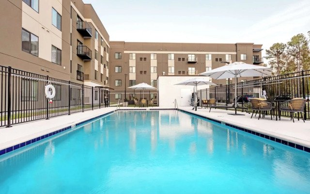 WaterWalk Extended Stay by Wyndham Jacksonville Deerwood Pk