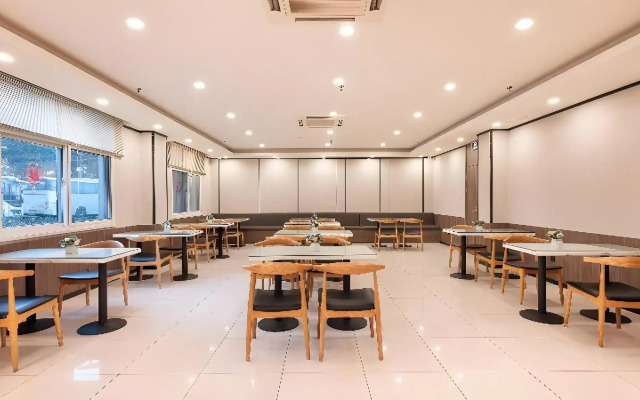 Hanting Hotel (Shanghai Pudong Airport)