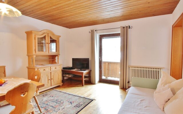 Spacious Apartment In Kitzbuhel With Balcony