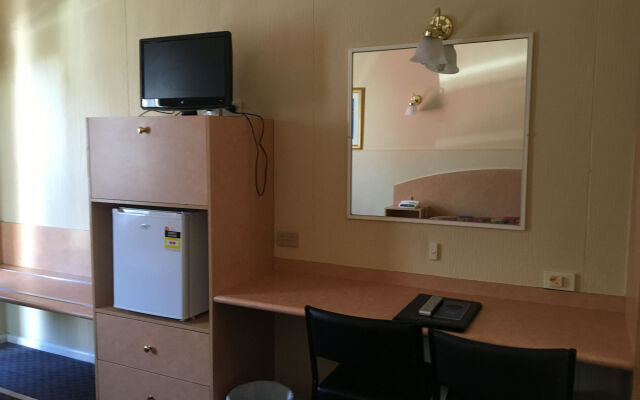 Parkville Motel
