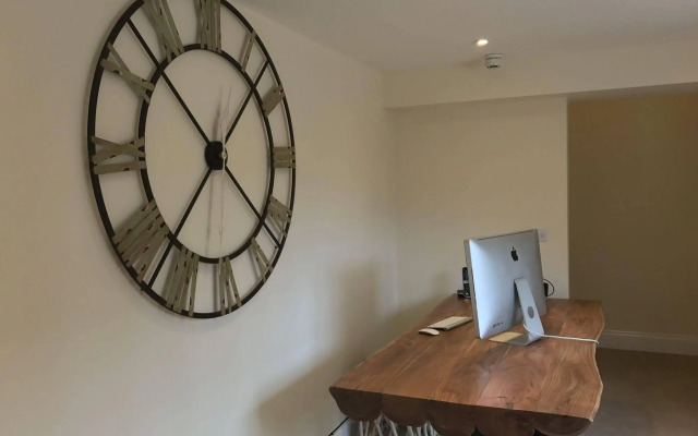 The Lodge at Broadway