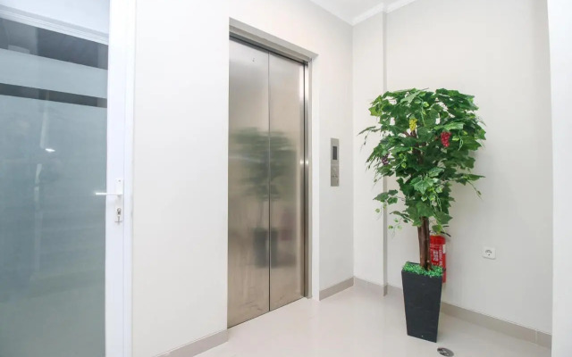 Kost M25 Hostel by Reddoorz