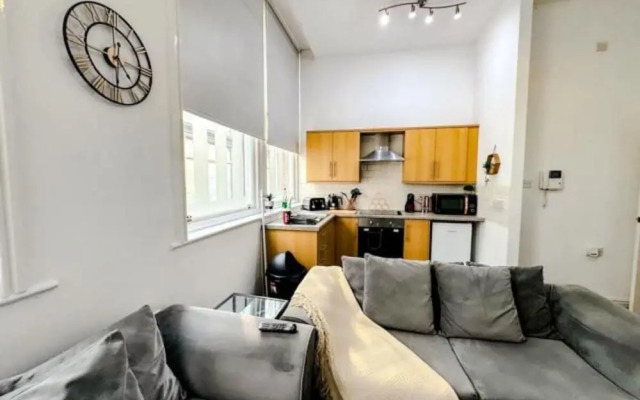 Captivating 2-bed Apartment in Liverpool