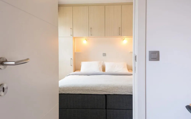 Apartment With Sunny Terrace