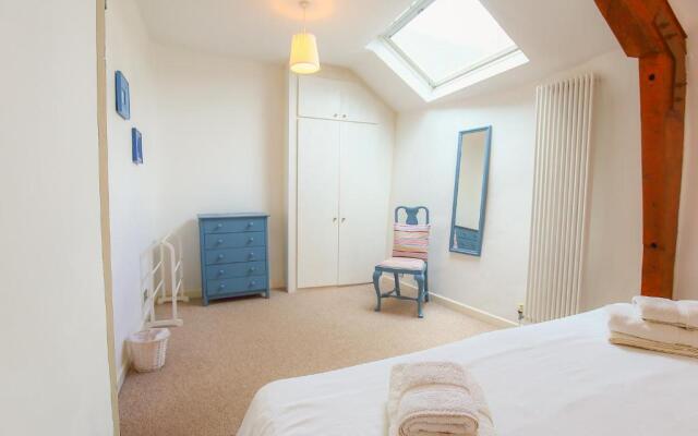 White Hart House, BURFORD