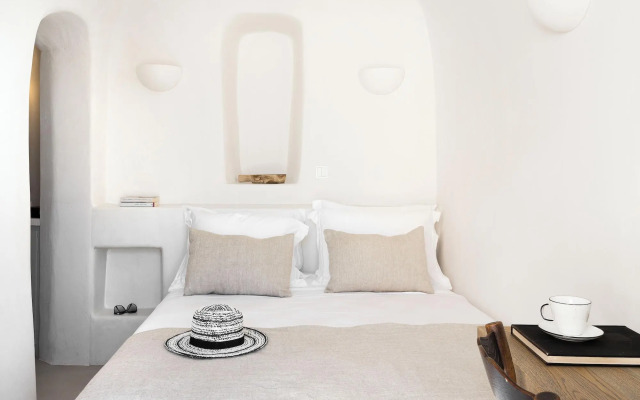 Armenaki -  Adults Only