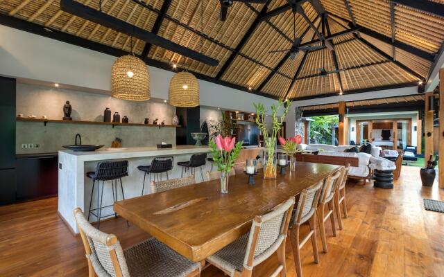 Villa Wolfe by Villa Finder