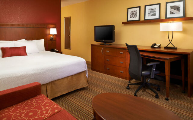 Courtyard by Marriott Louisville East