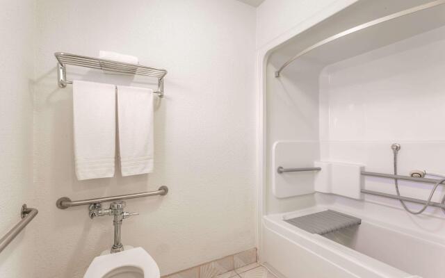 Days Inn by Wyndham Airport - Phoenix